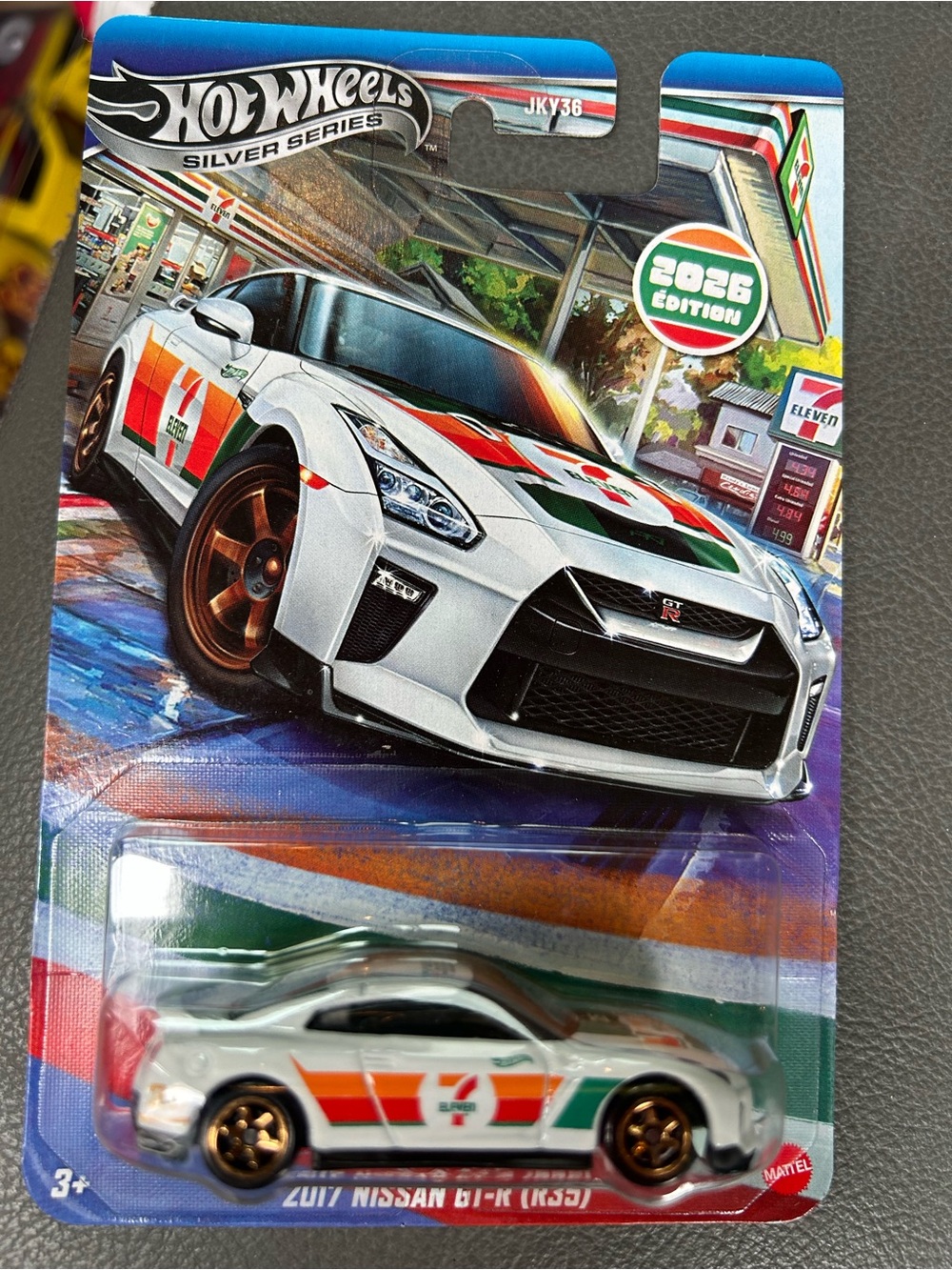 Hot Wheels 7-11 car Nissan GT-R